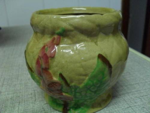 ARE LOOKING FOR THIS CARLTONWARE VESSEL -AUSTRALIAN DESIGN -MADE IN ENGLAND