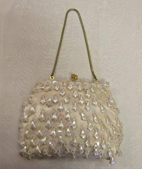 FUNKY 1950'S EVENING BAG - PEARLISED BEADS - ORIGINAL GILT HANDLE