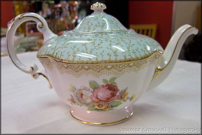 PARAGON TEAPOT - PALE AQUA BLUE WITH GILT & ROSE PATTERN - EXCELLENT CONDITION