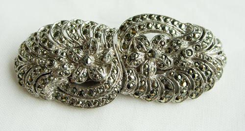 MARCASITE & PEWTER DRESS CLIP - c1940'S - FLOWER DESIGN - EXCELLENT CONDITION