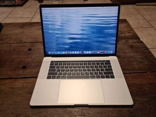 ~~~Apple Macbook Pro 15` Touchbar i7/16gb/500gb SSD~~~