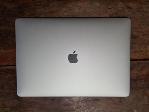 ~~~Apple Macbook Pro 15` Touchbar i7/16gb/500gb SSD~~~