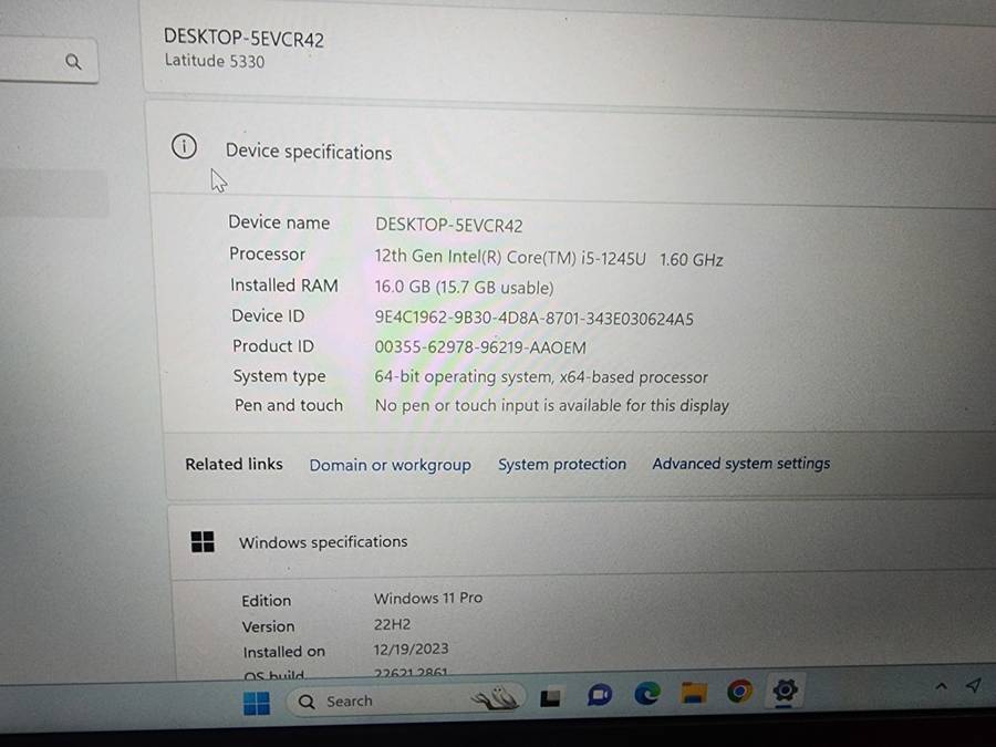 ***Dell laptop: Latitude 5330 ***  ` i5 12th gen *** 16gb/256gb!!!