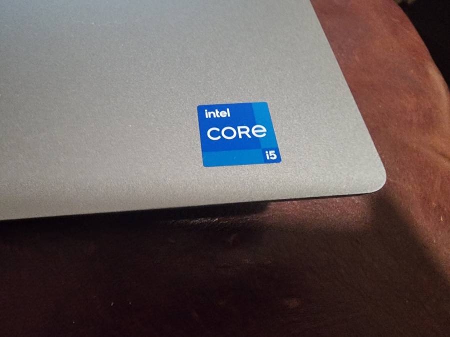 ***Dell laptop: Latitude 5330 ***  ` i5 12th gen *** 16gb/256gb!!!