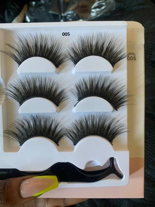 Magnetic Eyelashes & Eyeliner