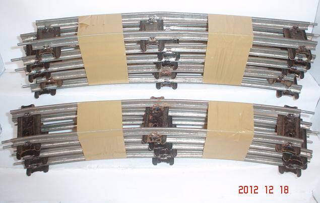 MECANO HORNBY PRE-WAR ZERO SCALE:Very Rare, 9pc Curved Metal track.(Made in England)