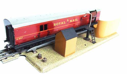 HORNBY DUBLO OO:  3-Rail Vintage T.P.O. Mail Van Set in good operating used boxed condition(England)
