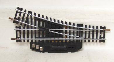 LIMA HO: #3050E RH Manual Turnout Track in good unboxed condition.