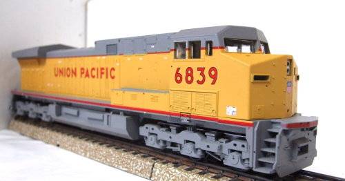 ATHEARN HO:Large, Detailed AC4400  EMD Dummy Diesel  Locomotive in  Like NEW boxed condition (USA)
