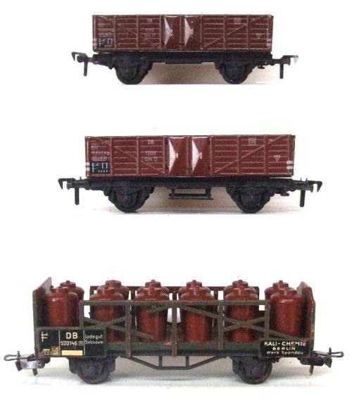 FLEISCHMANN OO/HO: 3pc Vintage Wagons in scrap un-boxed condition (Germany)
