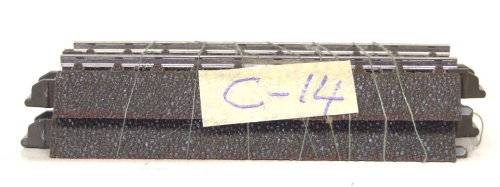 MARKLIN HO:2pc 3 Rail Metal/Plastic C-Type Track (#077) in very good un-boxed condition.(Germany)
