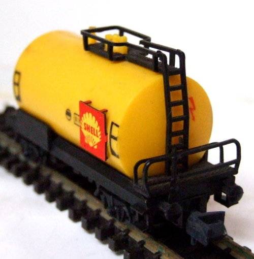 ARNOLD RAPIDO N: Detailed SHELL Tanker in fair un-boxed condition (Germany)