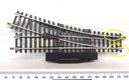 LIMA HO/OO: Manual Right Hand Point(403050) in Very Good un-boxed condition.(Italy)