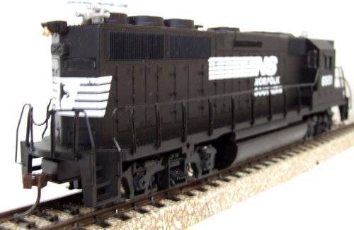 BACHMANN HO: Detailed N&S EMD GP 50 High Nose Locomotive in  VERY Good boxed condition (China)