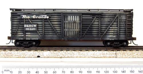 WALTHERS HO: DRGW American 40' Live Stock Car in Like New Weathered boxed condition (China)