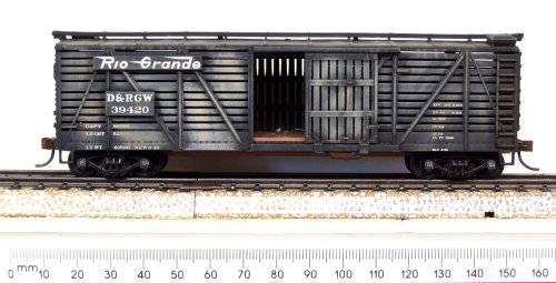 WALTHERS HO: DRGW American 40' Live Stock Car in Like New Weathered boxed condition (China)