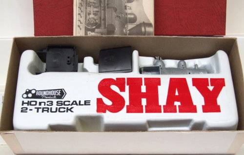ROUNDHOUSE LOCOMOTIVE HO : Undecorated 2 Truck SHAY Kit in New Un-assembled boxed condition(USA)