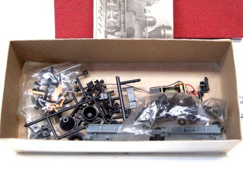 ROUNDHOUSE LOCOMOTIVE HO : Undecorated 2 Truck SHAY Kit in New Un-assembled boxed condition(USA)