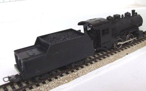 LIMA HO: 0-4-0 Steam Locomotive with Tender in Fair un-boxed, used condition (Italy)