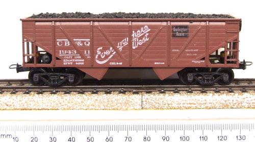 ATHEARN HO: CB&Q American 2Bay Hopper with Coal Load in Good used & unboxed condition