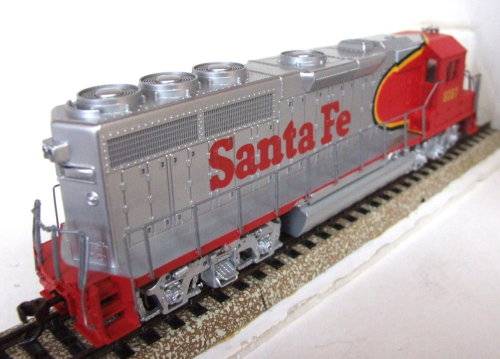 BACHMANN HO: Detailed SF GP-40 EMD Locomotive in NEW boxed condition (China)