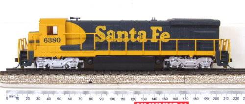 SALE::BACHMANN HO: Detailed SF EMD B23/B30-7 Locomotive in NEW boxed condition (China)
