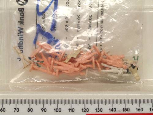 SCENERY HO: 25pc Unpainted Human Figures in Good Un-boxed condition(RSA)