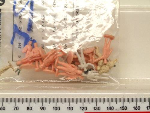 SCENERY HO: 25pc Unpainted Human Figures in Good Un-boxed condition(RSA)