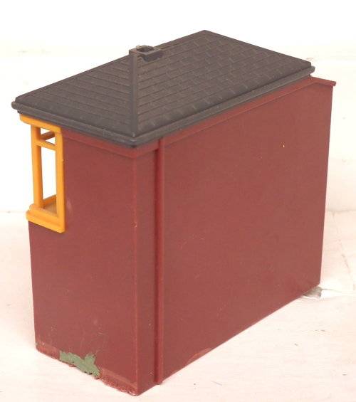HORNBY SCENERY HO: English `CHATHAM` Switch Building in Fair Used, Un-boxed condition