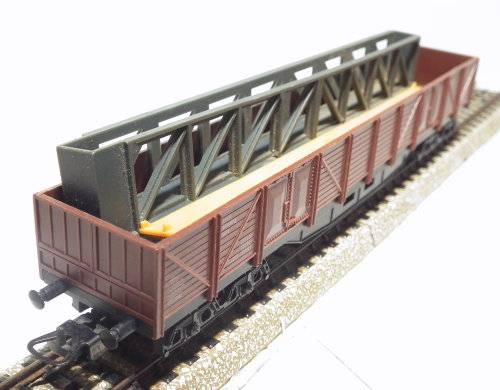 LIMA HO: European High Sided Freight Wagon With Load in Good Un-boxed condition (Italy)