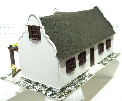SCENERY HO:  Neat Cape Dutch Style Farmhouse in Very Good Un-Boxed condition(RSA)