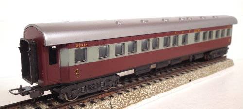 LIMA HO: Original SAR `Trans Karoo`2nd Class Passenger Coach in Good Used Un-boxed condition(Italy)