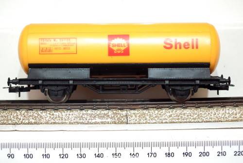 LIMA HO:  SHELL Tanker Wagon in Good Un-Boxed and Used Condition (Italy)