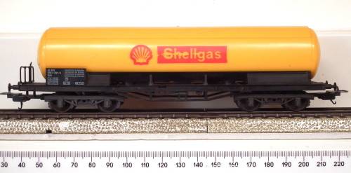 LIMA HO: Vintage SHELL Tanker Wagon in Good used, Un-Boxed Condition (Italy)