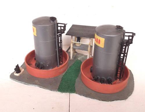 SCENERY HO:  SHELL Fuel Depot in FAIR Un-boxed, Used condition