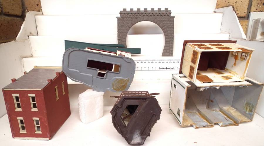 SCENERY HO: Old Incomplete Buildings in Scrap condition