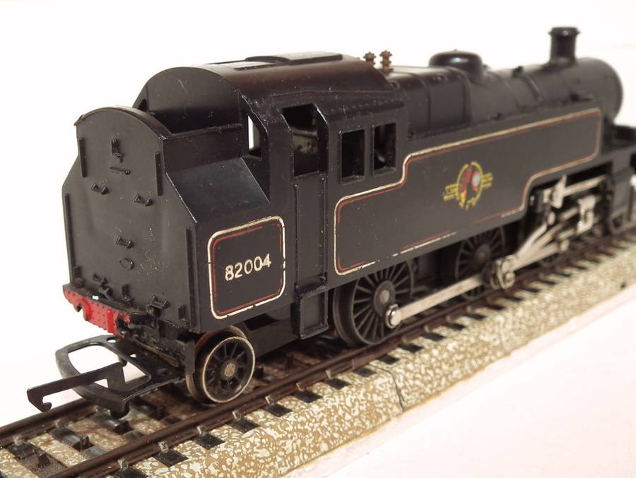 TRI-ANG OO: English 2-6-2 Tank Steam Loco (R59) in Fair and Boxed  Condition (England)