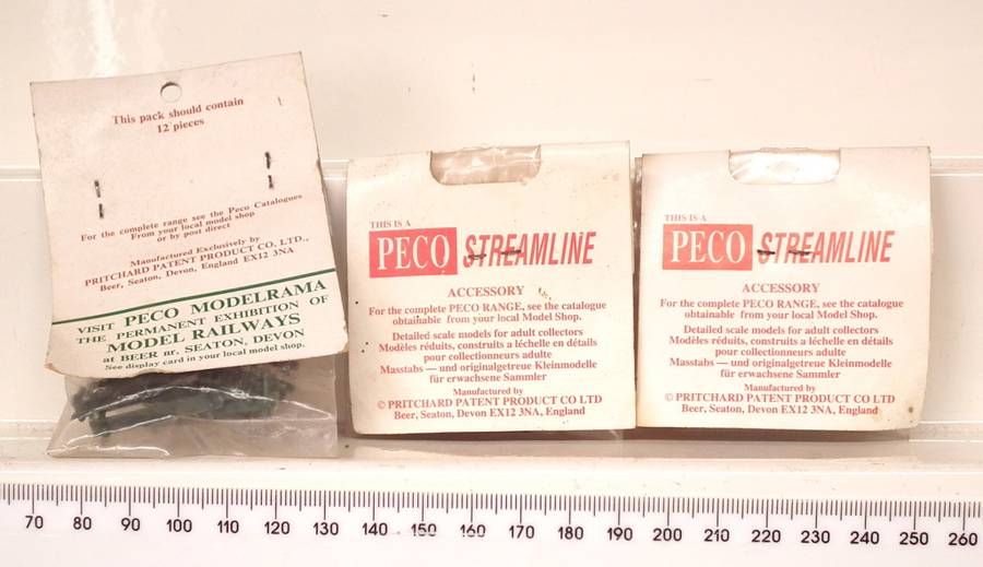 PECO  HO:  1x  Packet of 12 Platform Benches +2x  Track Ends Buffer Stops in Good Packaged Condition