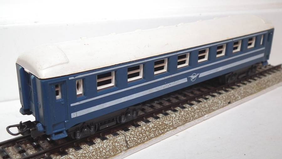 LIMA HO: SAR Junior Blue Train Passenger Coach in Good unboxed used condition (Italy)