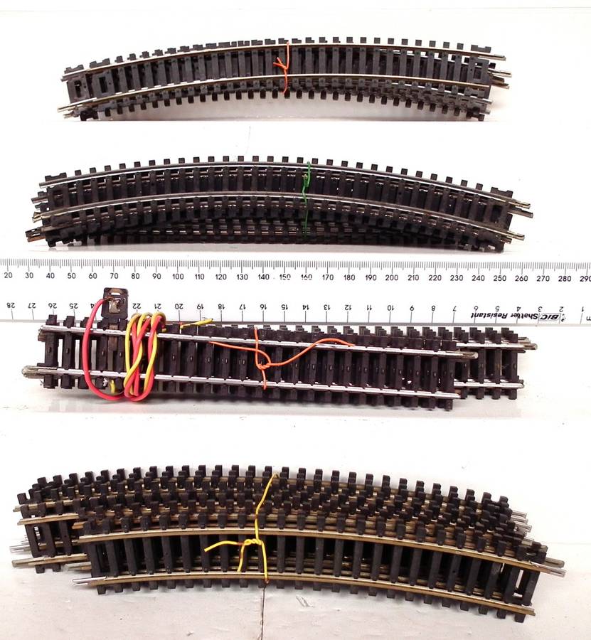 LIMA HO:  26pc Mixed Metal/Nickel Silver Track in Fair Used and Boxed Condition.(Italy))