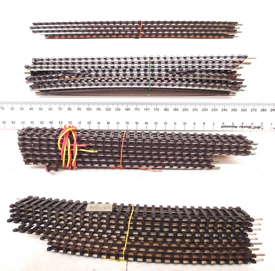 LIMA HO:  26pc Mixed Metal/Nickel Silver Track in Fair Used and Boxed Condition.(Italy))
