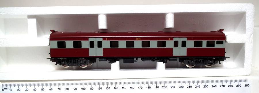 LIMA HO: NEW SAR Suburban 1st Class Passenger Coach in Boxed condition(Italy)