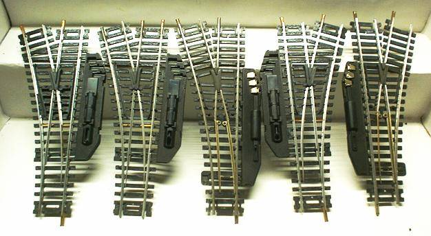 LIMA HO : 6 pc Mixed turnouts and crossover track in a good working condition. (Made in Italy).