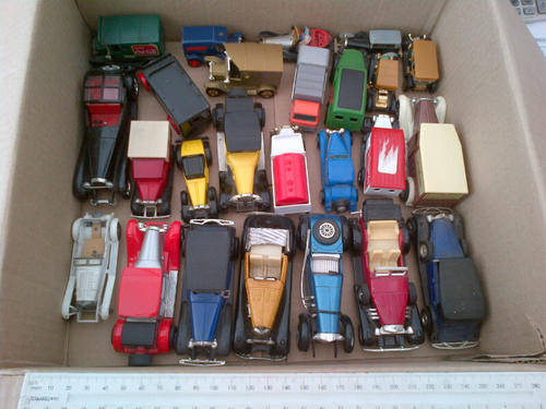 24 SMALL CARS MIXED. LLEDO , MATCHBOX , SOLIDO EXC. BOX 21