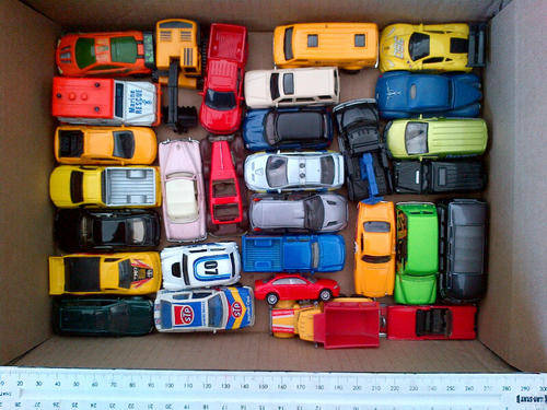 30 SMALL CARS MIXED. MAISTO , MATCHBOX , HOTWHEELS EXC . BOX 30