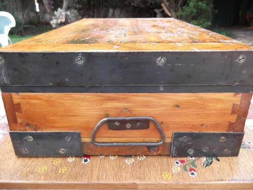 OREGON PINE STORAGE KIST WITH CHARACTER