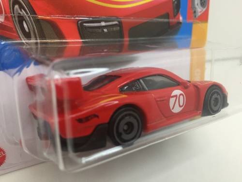 2022 Hotwheels Porsche 935 - Red - Carded