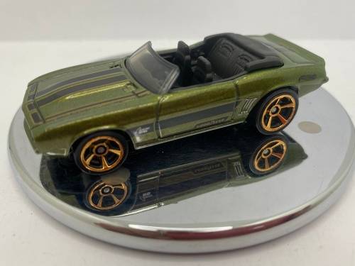 Hotwheels `69 Chevrolet Camaro convertible - Green - Loose / uncarded - Excellent condition