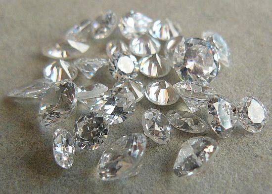 Crazy Wednesday Auction - 20ct Lot of white sparkling cubic Zirconiums