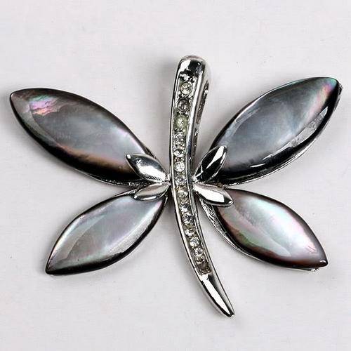 Crazy Wednesday R1 Start Auction - Mother of Pearl Butterfly Pendant